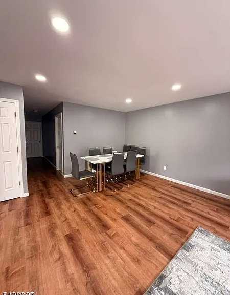 168 Grove St #B — Photo 3