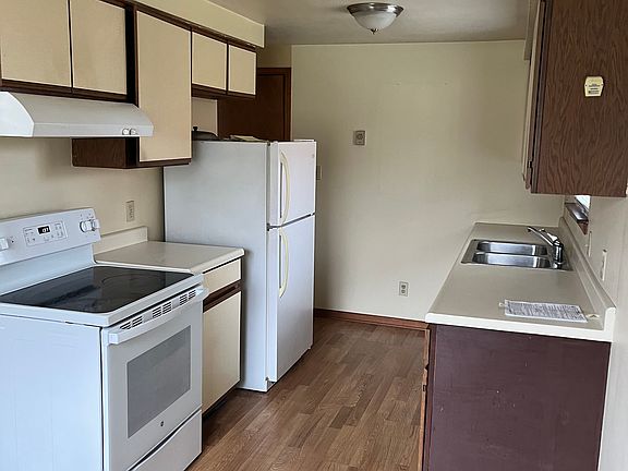 2nd image of 103 Community Dr #2