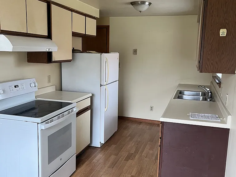 103 Community Dr #2 — Photo 2