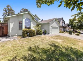 3512 Banyan St, Santa Rosa, CA 95403