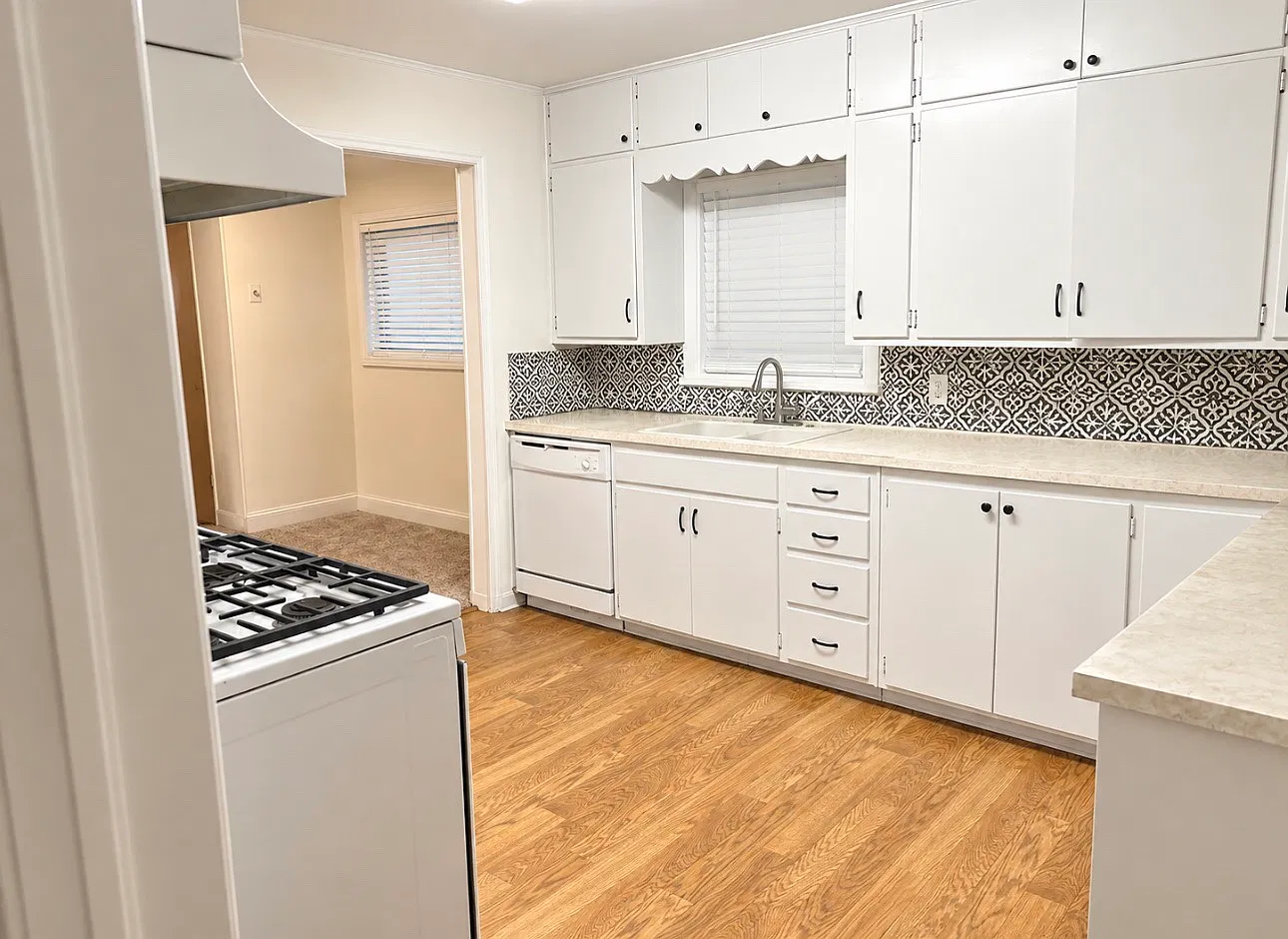 3 bed, 1650 sqft, $1,195 — Photo 2