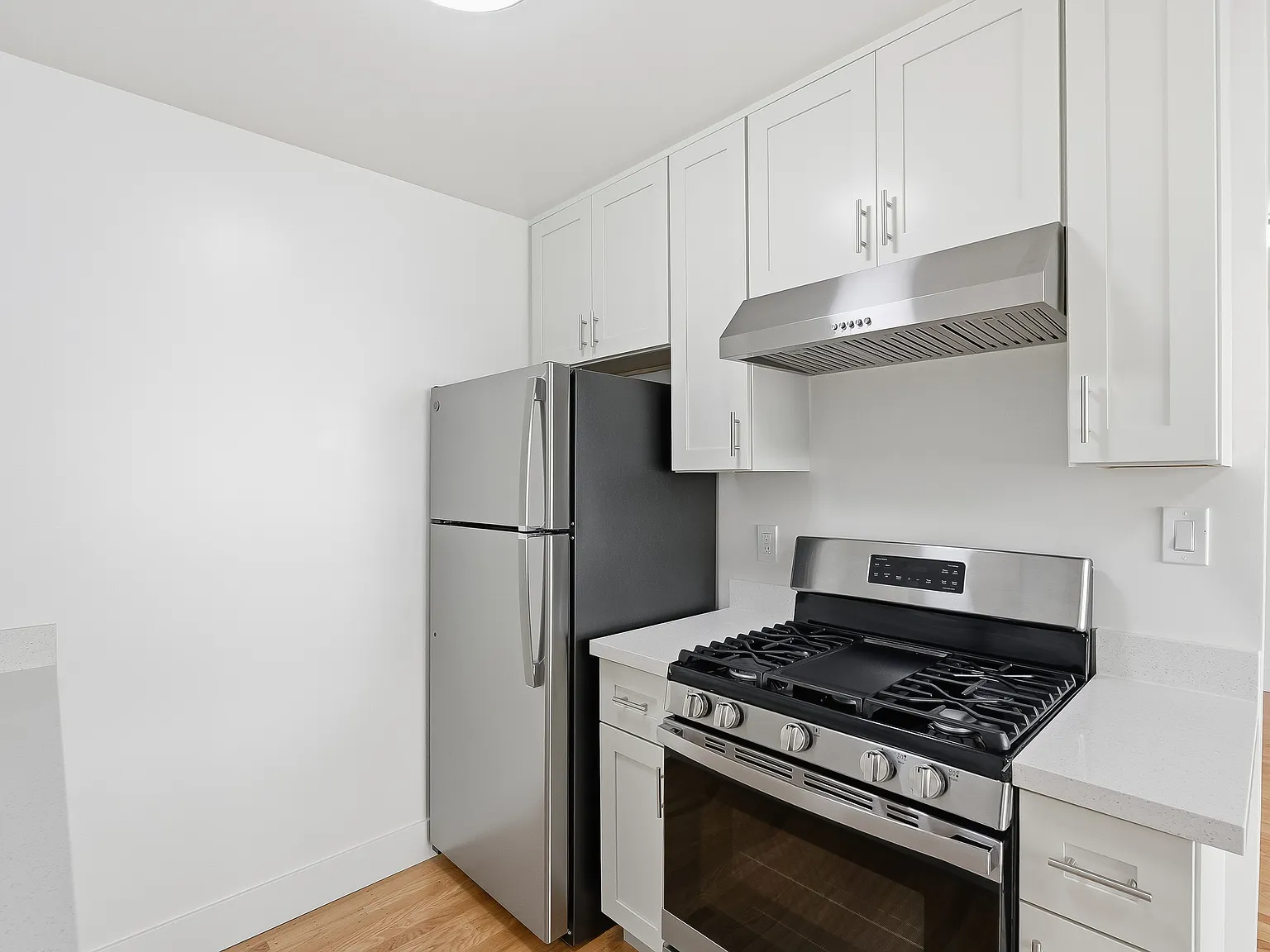 1 bed, 700 sqft, $3,195 — Photo 4