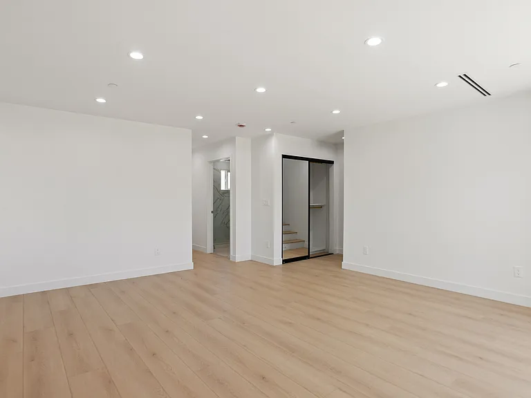 11502 Valjean Ave #3/4 — Photo 6