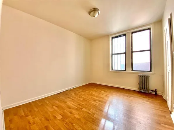 27 Church Avenue image 8 of 16