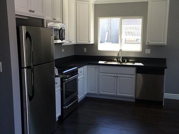3rd image of 11310 Califa St