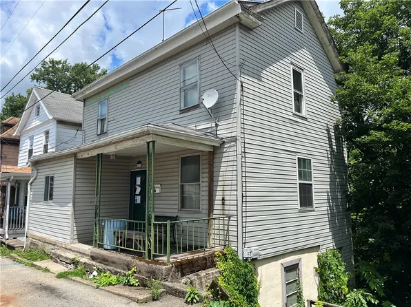 622 Trump Ave, Connellsville, PA 15425