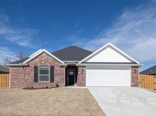 1221 Pear Blvd, Centerton, AR 72719