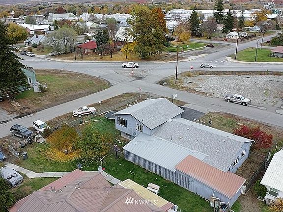 4th image of 816 Golden St