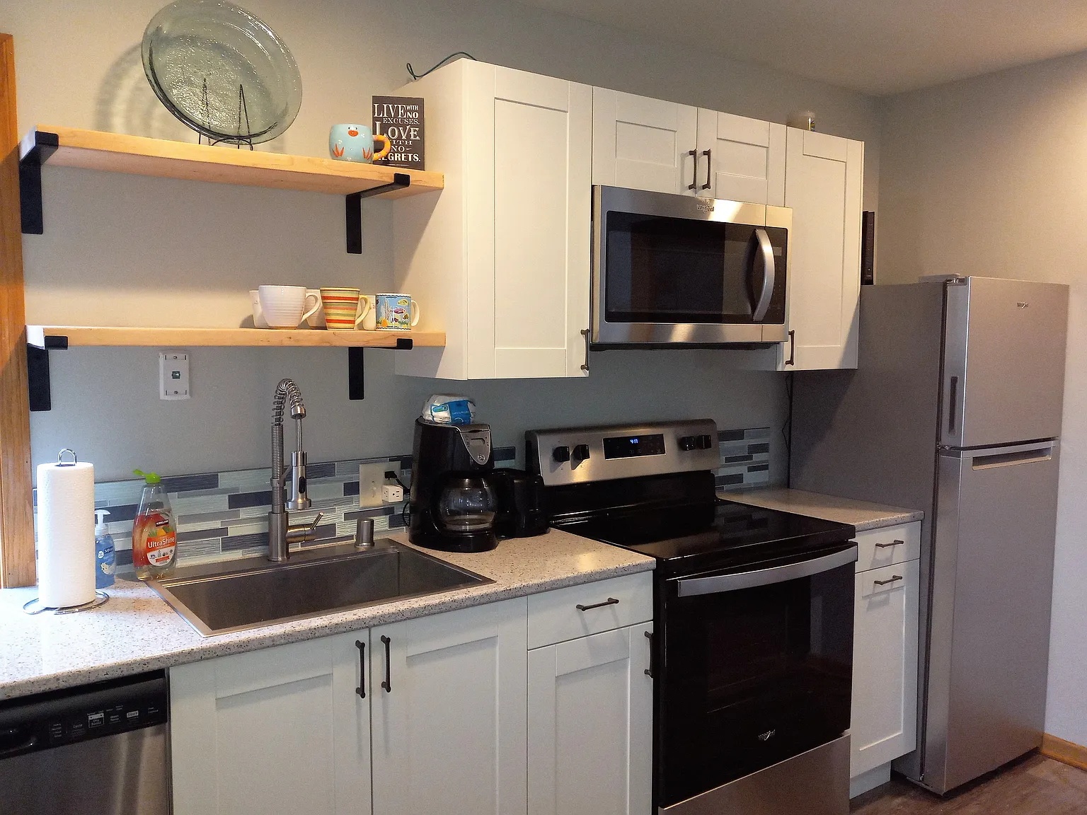 2 bed, 880 sqft, $1,995 — Photo 2