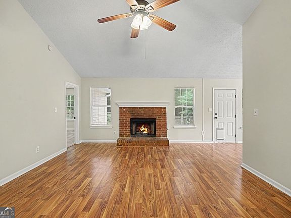 5th image of 155 Parkside Dr