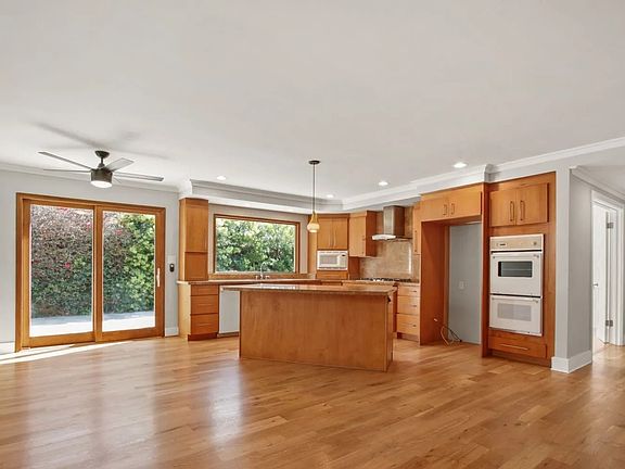 5th image of 12472 Sanford St