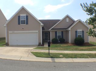 3926 Hunter Hill Ln, Charlotte, NC 28216