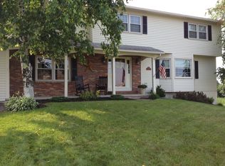 8210 Pembroke Dr, Manlius, NY 13104