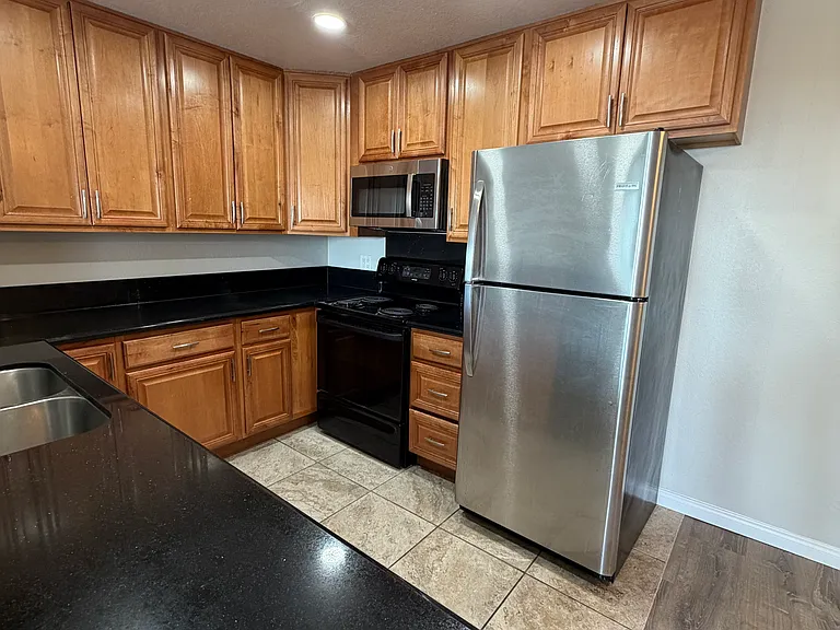 84 Kingswood Dr #5 — Photo 9