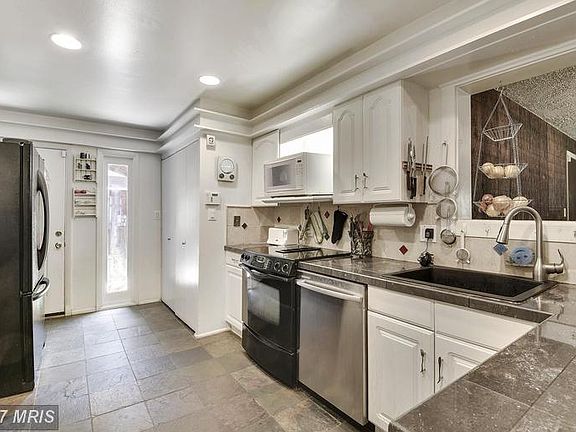 3rd image of 19105 Heritage Hills Dr