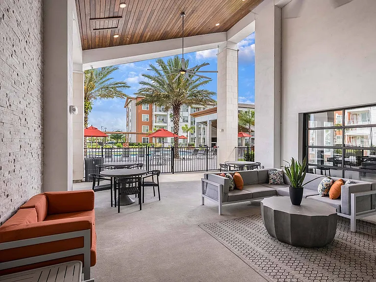Madison Pointe Apartments — Photo 12