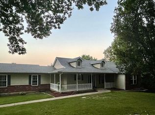3300 Deer Ridge Dr, Festus, MO 63028