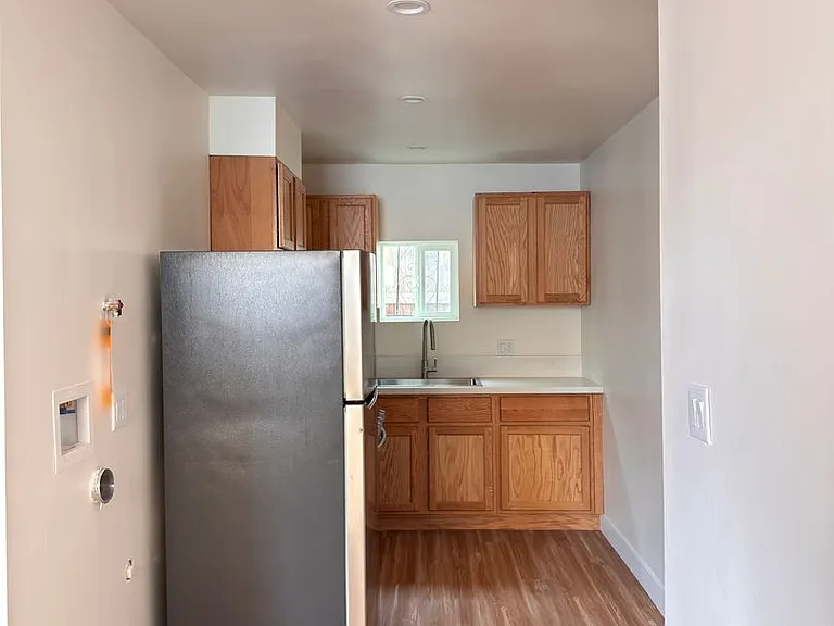 1060 McFarland Ave — Photo 6
