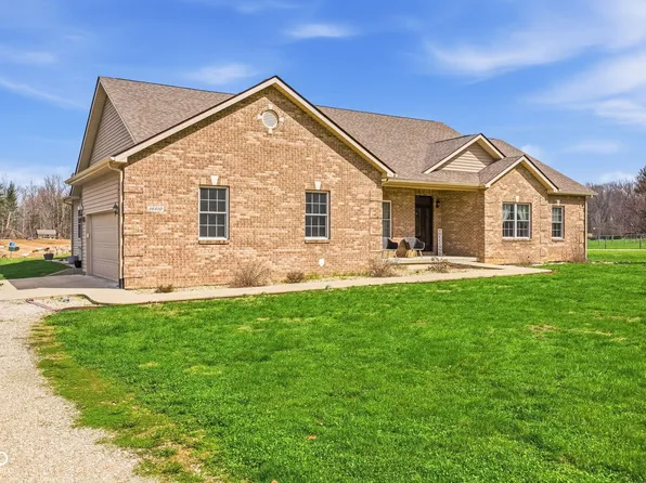 16310 E Main St, Columbus, IN 47203