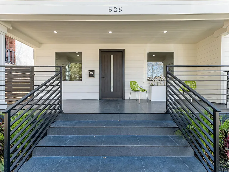 526 W Doran St — Photo 21