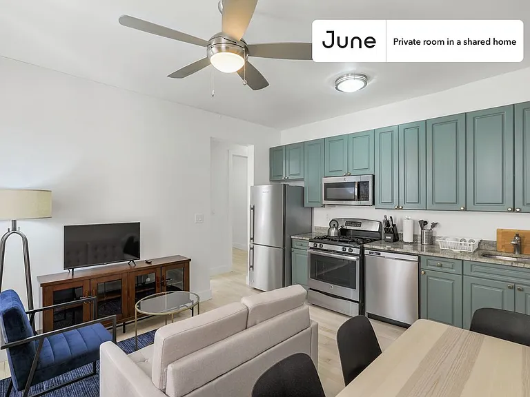 301 Saint Nicholas Ave #D — Photo 4