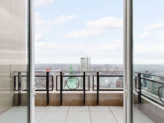 4th image of 30 Park Pl #60A