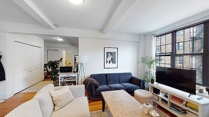 1st image of 50 W 72nd St #101112