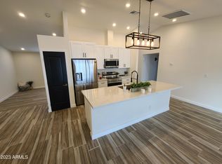 2601 E Vista Dr, Phoenix, AZ 85032