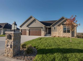 5212 Grand Luxe Dr, Manhattan, KS 66503