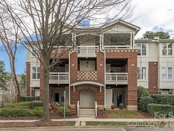 2nd image of 921 Northeast Dr Unit 29