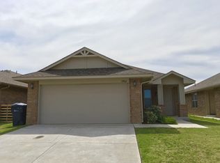19905 Rondo Dr, Edmond, OK 73012