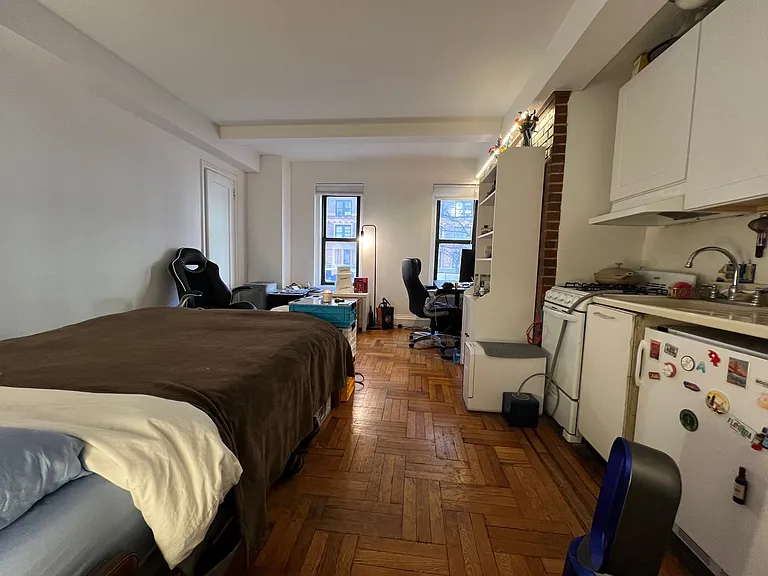49 W 72nd St #2D — Photo 1