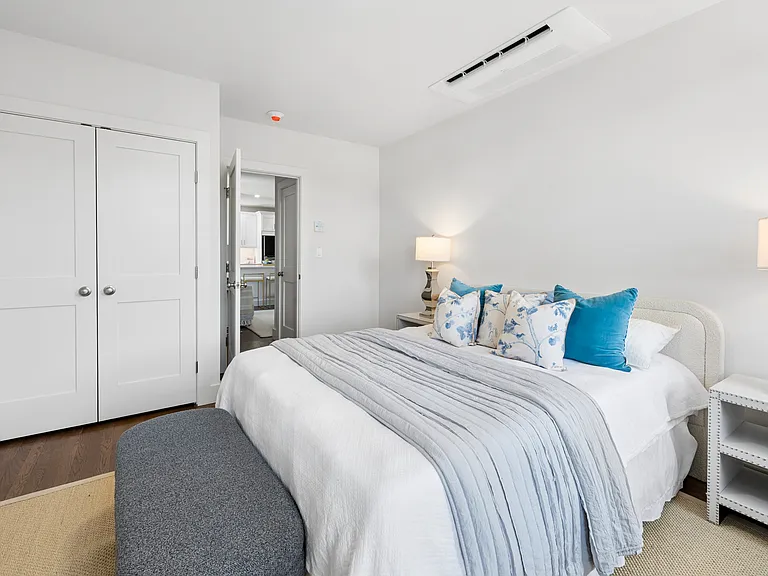 214 5th Ave #11 — Photo 8