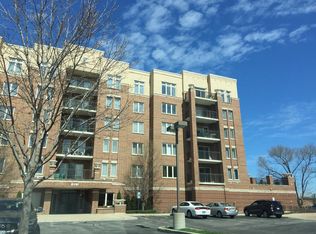 635 Perrie Dr, Elk Grove Village, IL 60007