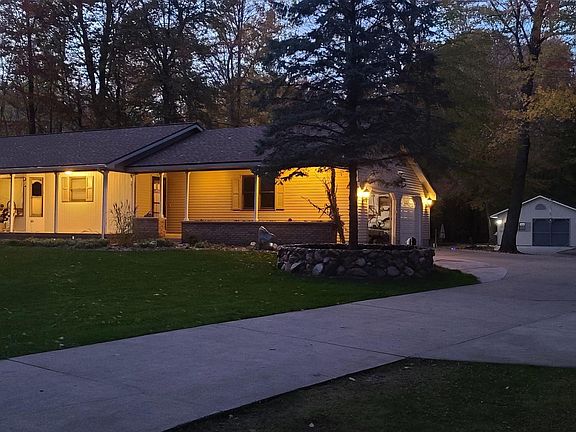 3rd image of 2855 Crockery Shores Rd