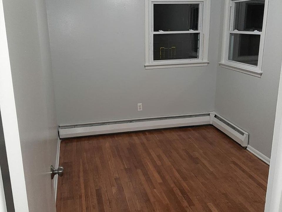 1st image of 11946 165th St