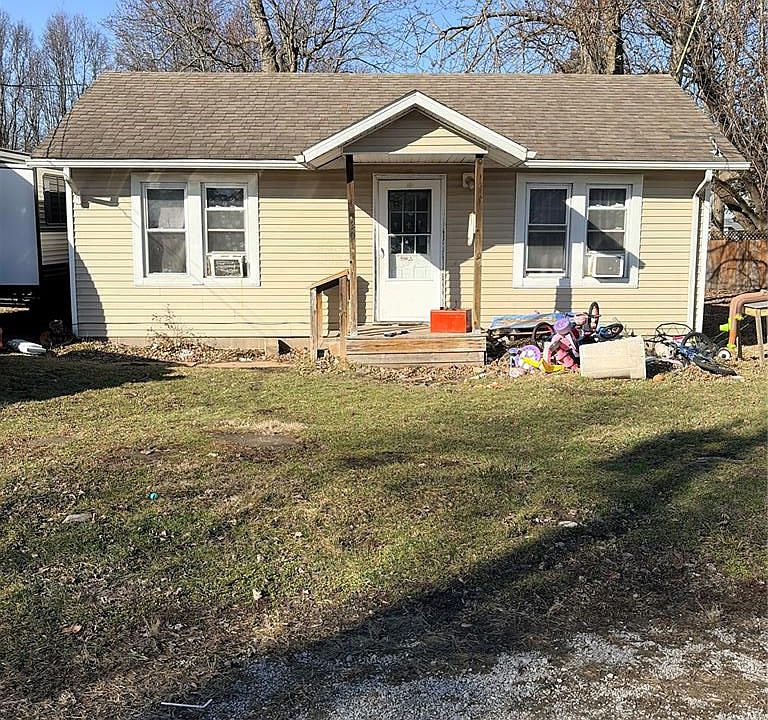 1st image of 204 N Putnam St