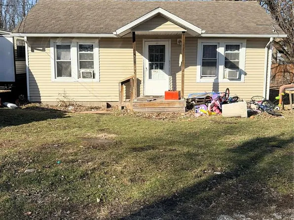 204 N Putnam St, Bunker Hill, IL 62014