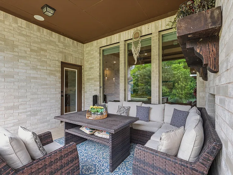 616 Lake Cove Dr — Photo 38