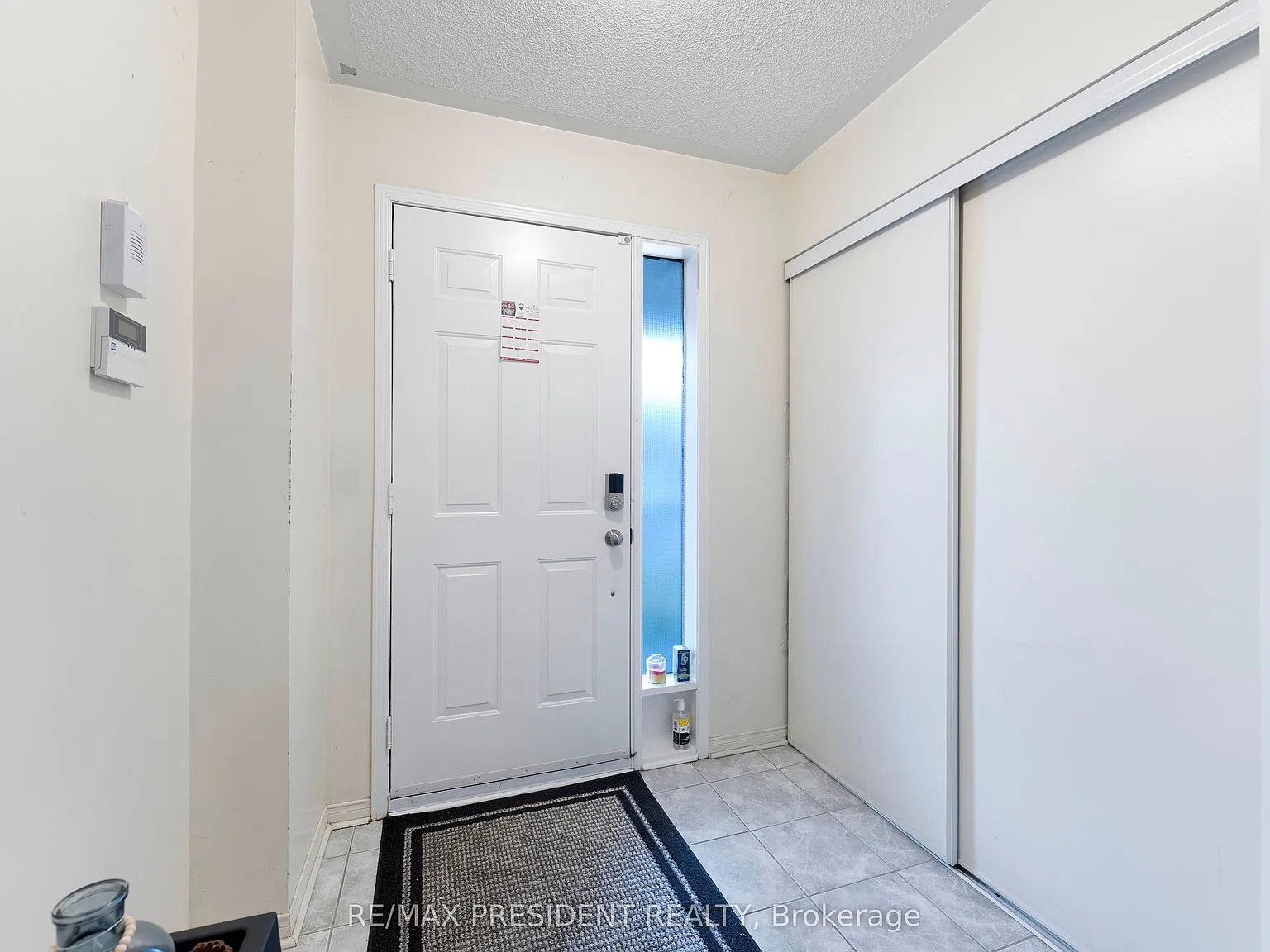 6 bed, $1,400 — Photo 4