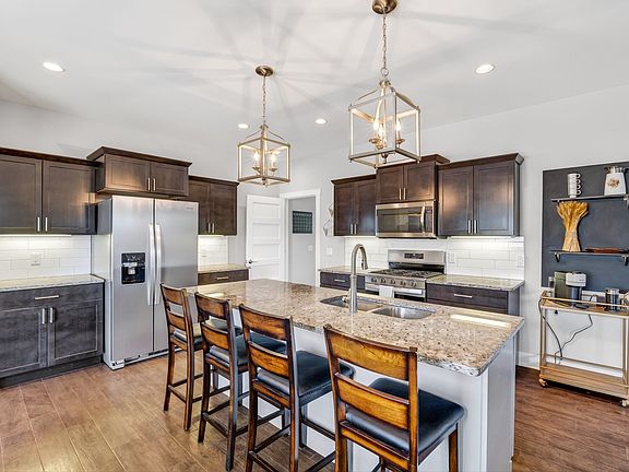 4th image of 2402 Blue Heron Blvd