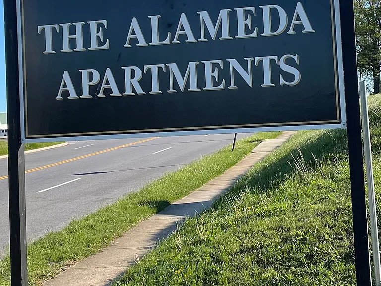 5611 The Alameda #A — Photo 11