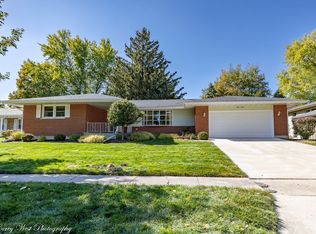 1211 Elizabeth St, Dekalb, IL 60115