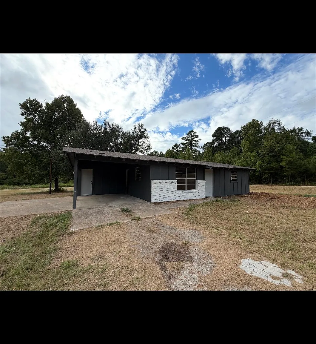 2 bed, 1.0 bath, 816 sqft, $1,250 — Photo 1