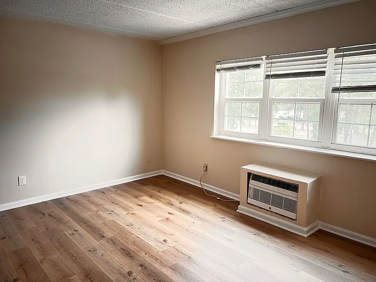 6850 Blue Heron Blvd #410 — Photo 10