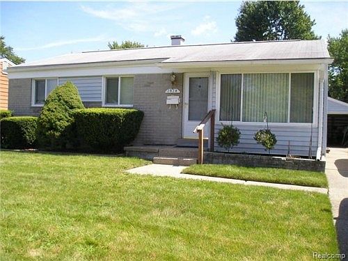 4th image of 1519 Gloria St