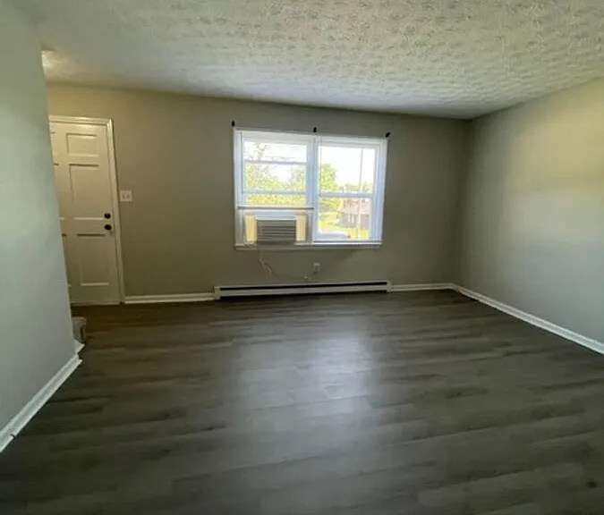 314 Walters Ln #B — Photo 5