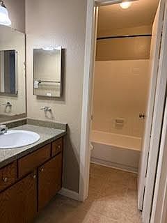 5th image of 6701 Eastridge Rd APT 916