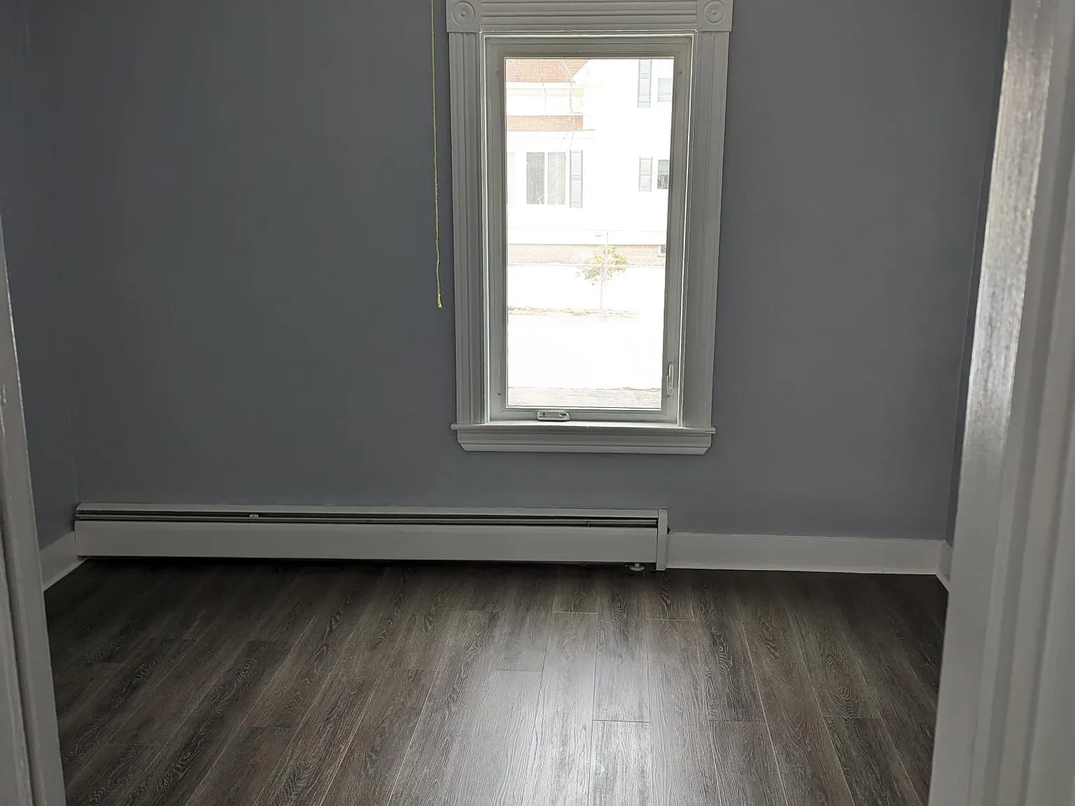 4 bed, 1.5 bath, 3340 sqft, $2,500 — Photo 2