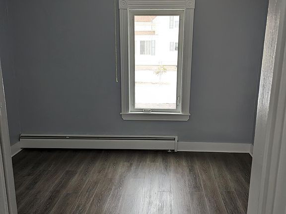 2nd image of 159 Brook St